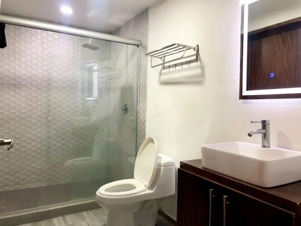 Casa en venta en Avenida Ignacio L Vallarta, El Bajío, Zapopan