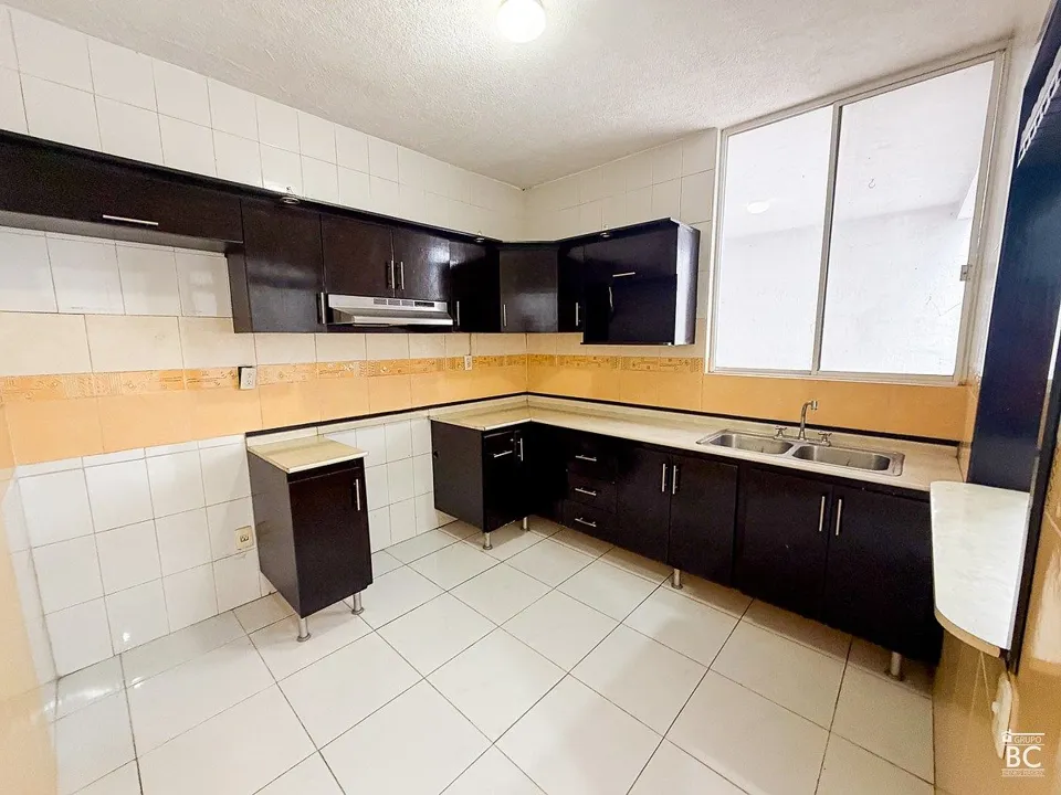 Foto 2 de Casa en Venta en Jardines del Valle, Zapopan | 2 Recámaras en Coto Quintas del V