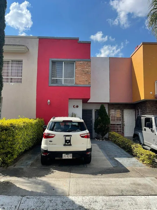 Casa en Venta en Parques de Tesistán - Fray Francisco Palou 42