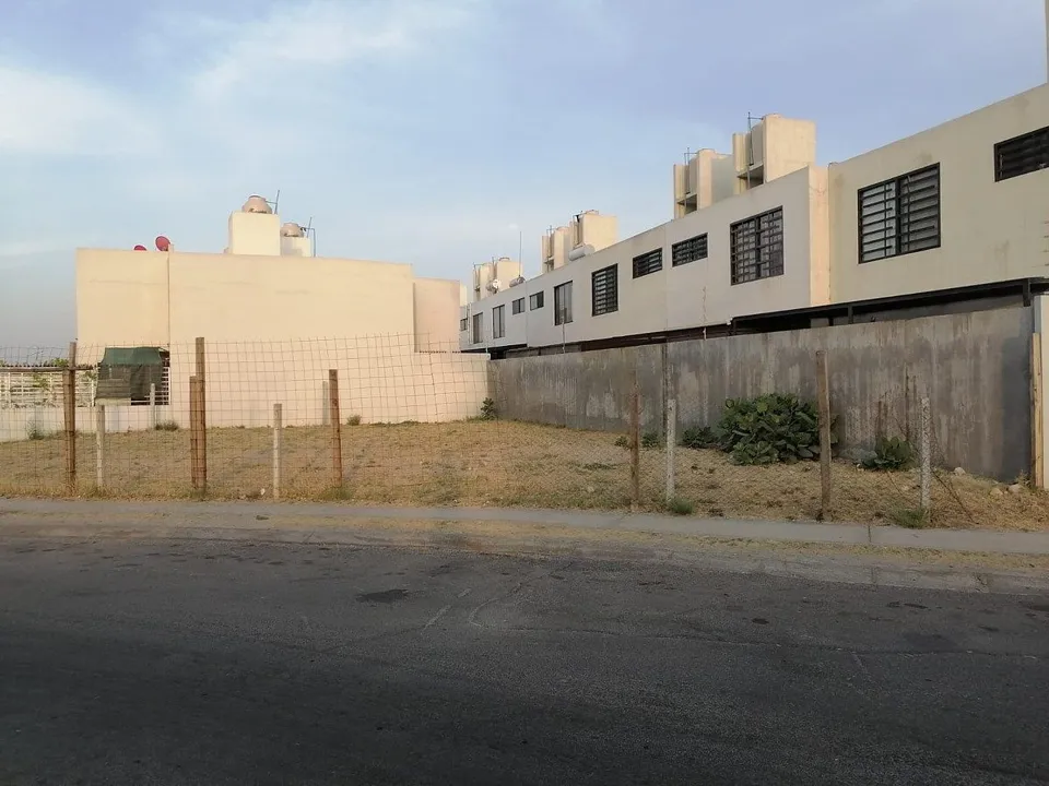 Foto 4 de Terreno en Esquina en Venta en La Arboleda en Real del Valle | Uso Comercial