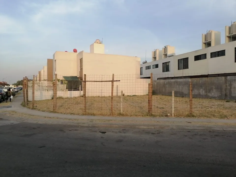 Foto 7 de Terreno en Esquina en Venta en La Arboleda en Real del Valle | Uso Comercial