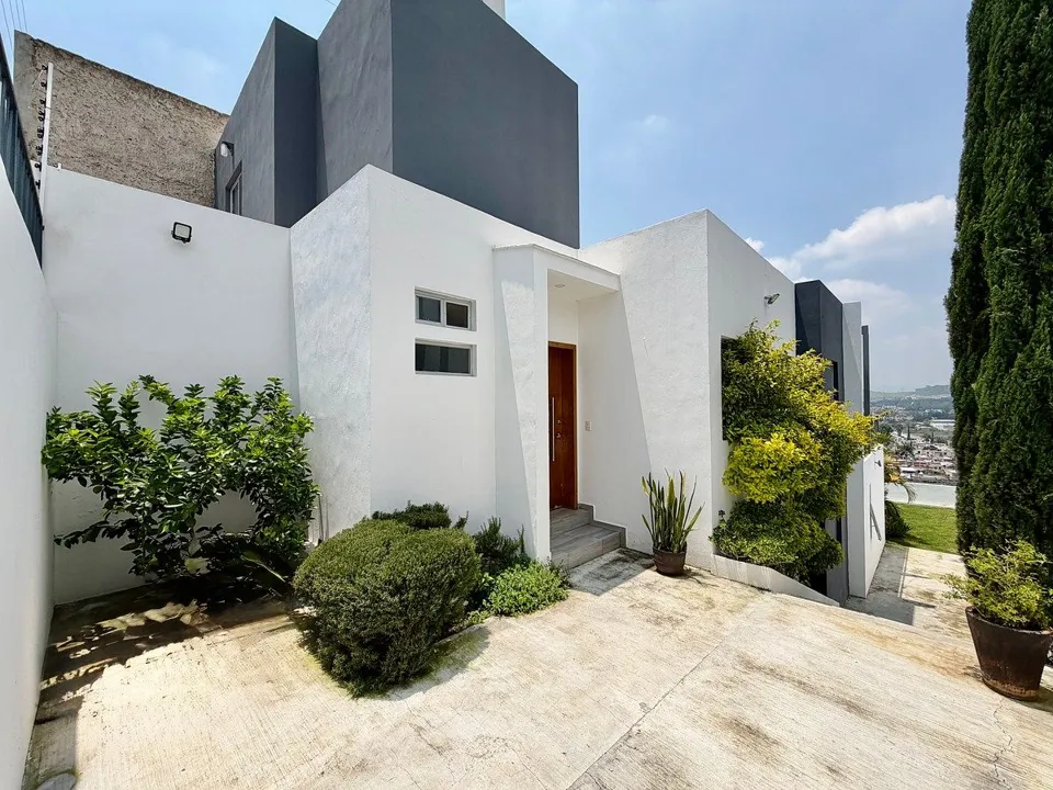 Casa en Venta  Cortijo San Agustín | Amplio Jardín, Vista Panorámica y Gran Terr