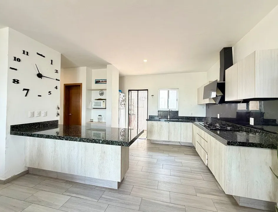 Foto 5 de Casa en Venta  Cortijo San Agustín | Amplio Jardín, Vista Panorámica y Gran Terr
