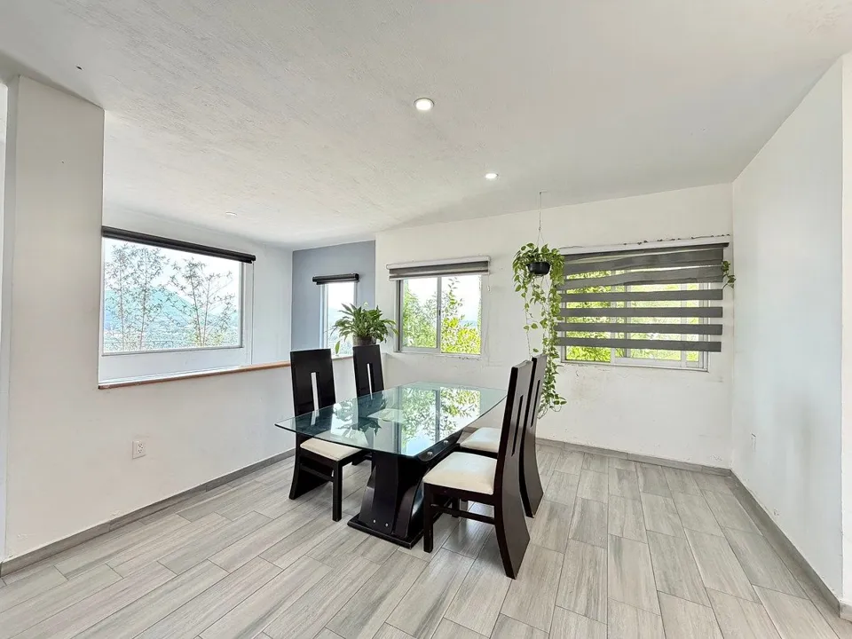 Foto 7 de Casa en Venta  Cortijo San Agustín | Amplio Jardín, Vista Panorámica y Gran Terr