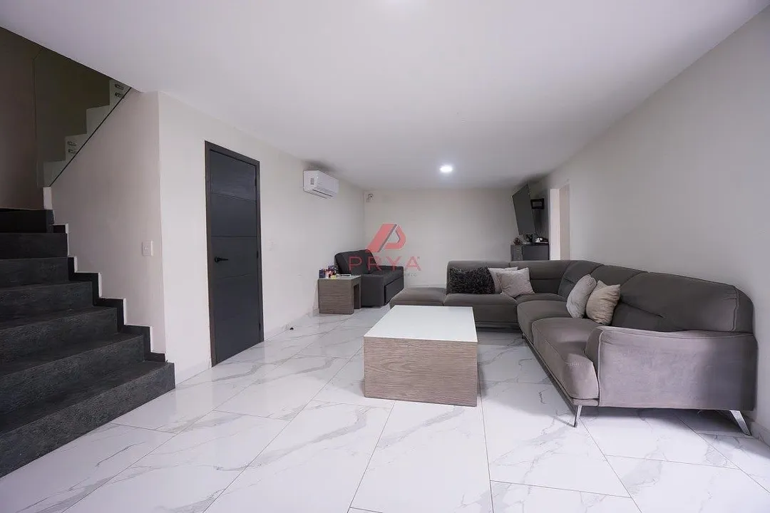 Foto 5 de Casa Remodelada en Venta Vallarta Universidad Zapopan | 3 Recámaras + 2 Estudios