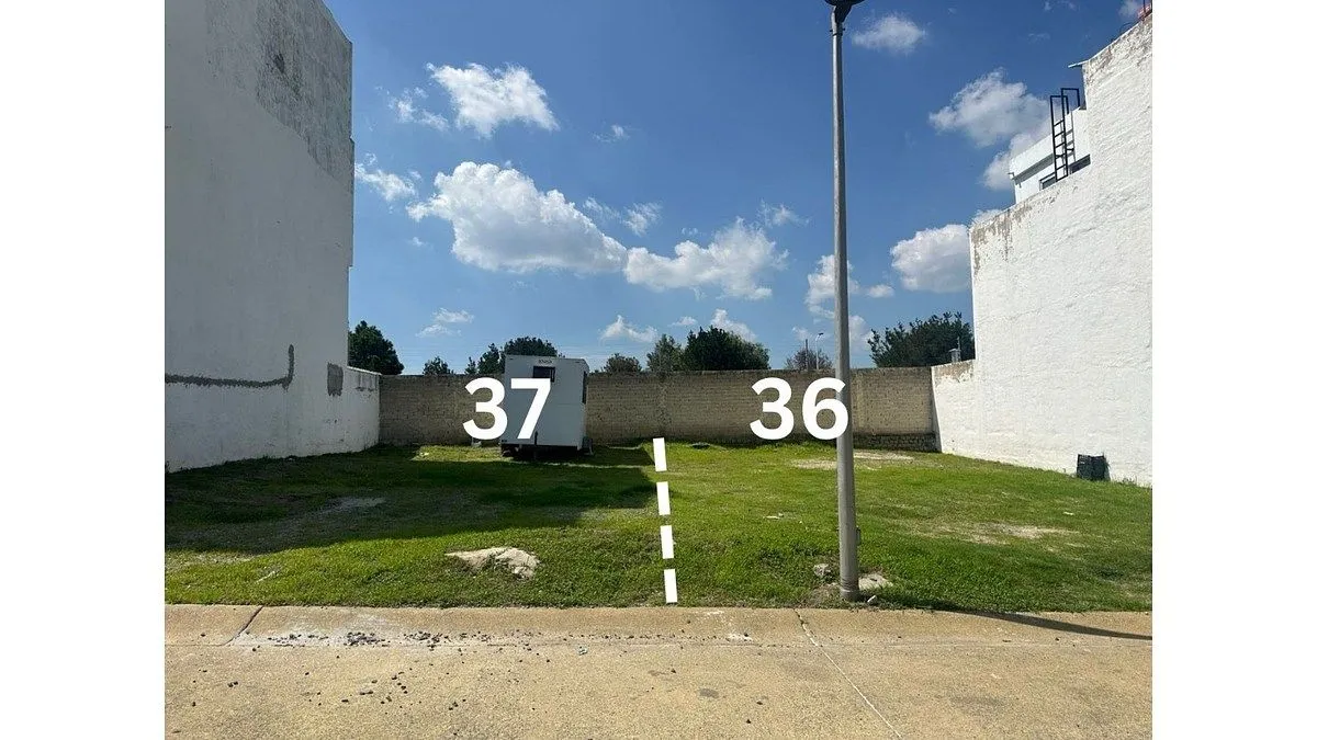 Foto 3 de Terreno en Venta en Valle Imperial - Imperio Romano 36