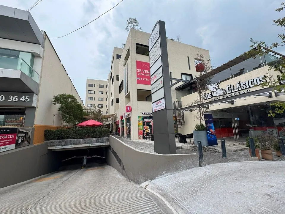 Local comercial renta en zona real de zapopan. torre intervalo P