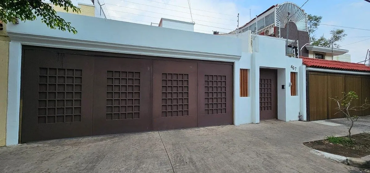 CASA REMODELADA EN VENTA CIUDAD DEL SOL ZAPOPAN