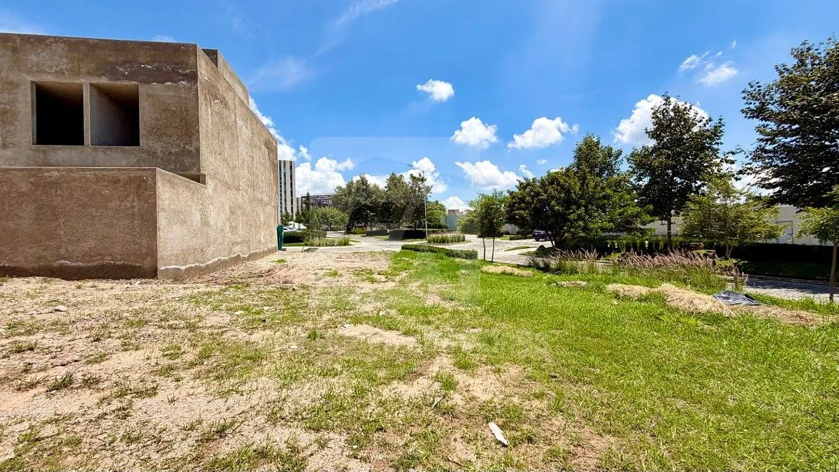 Foto 5 de TERRENO EN VENTA CON USO DE SUELO HABITACIONAL EN COL. CAPITAL NORTE
