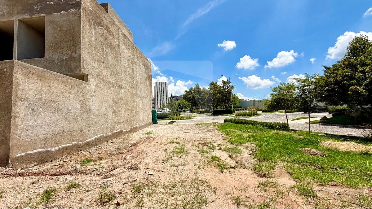 Foto 6 de TERRENO EN VENTA CON USO DE SUELO HABITACIONAL EN COL. CAPITAL NORTE