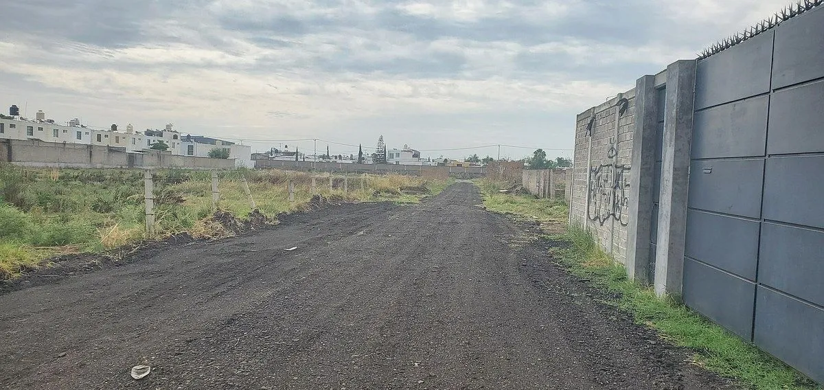 Terreno en Venta en Tlajomulco cerca de Real del Valle (parte de atras)