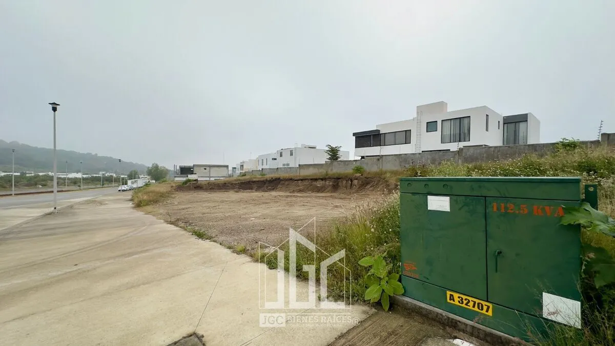 Foto 4 de TERRENO COMERCIAL EN VENTA EN LOS ROBLES