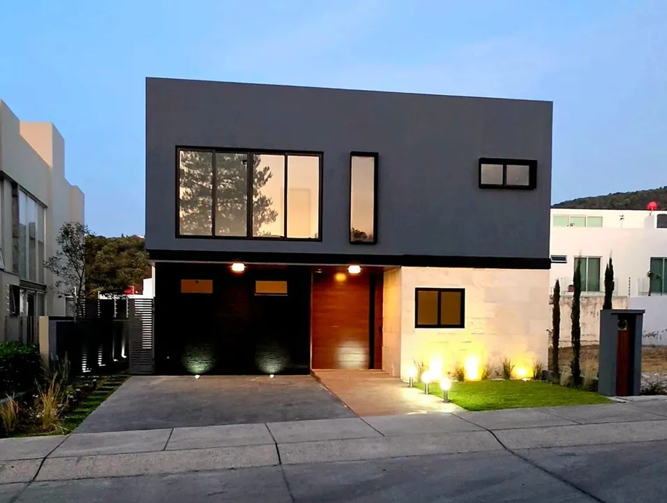 HERMOSA CASA EN VENTA LOS ROBLES RESIDENCIAL