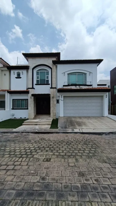Casa en renta en Jardín Del Pino, Jardín Real, Zapopan