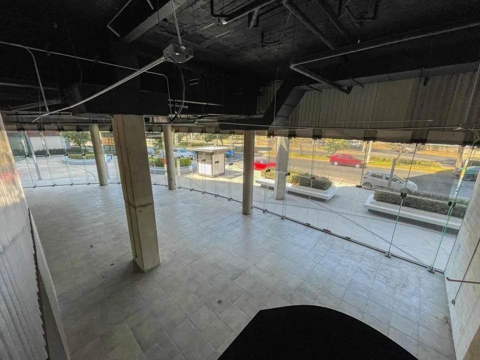 Foto 2 de PLAZA COMERCIAL EN VENTA EN ZAPOPOAN JAL; COLONIA CHAPALITA, CLASSIQA