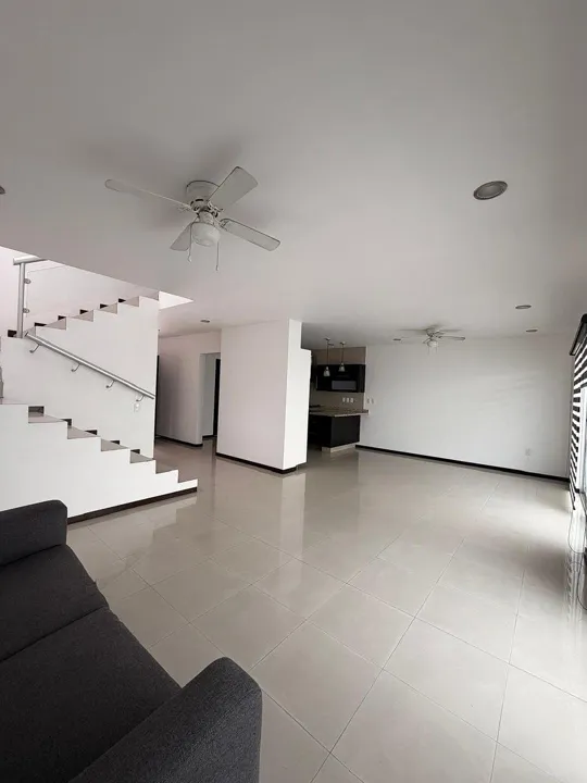 Foto 2 de Casa en Venta en La Cima - Coto I - 19