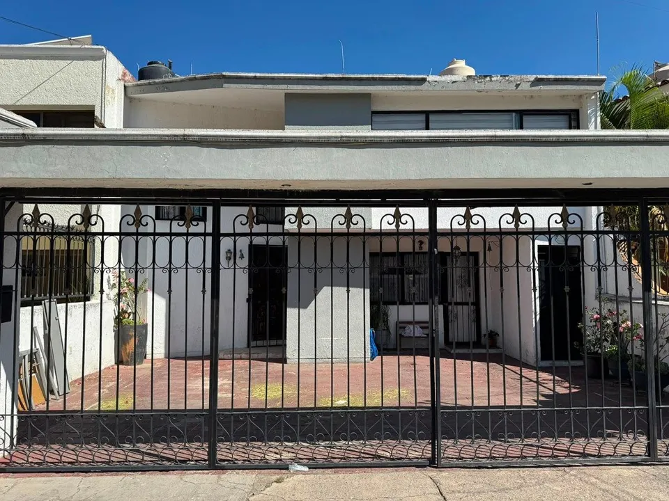 CASA EN VENTA PASEOS DEL SOL
