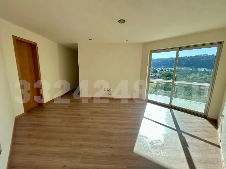 Foto 8 de Departamento en venta en Avenida Guadalupe, Valle de Bugambilias, Zapopan
