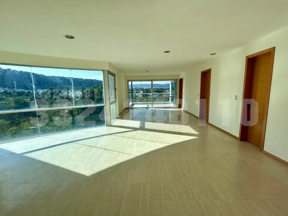 Foto 9 de Departamento en venta en Avenida Guadalupe, Valle de Bugambilias, Zapopan