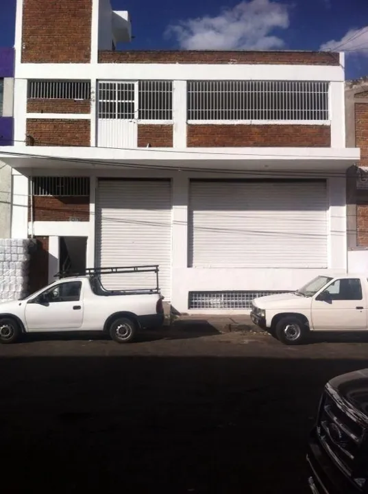 RENTA BODEGA COMERCIAL MERCADO DE ABASTOS