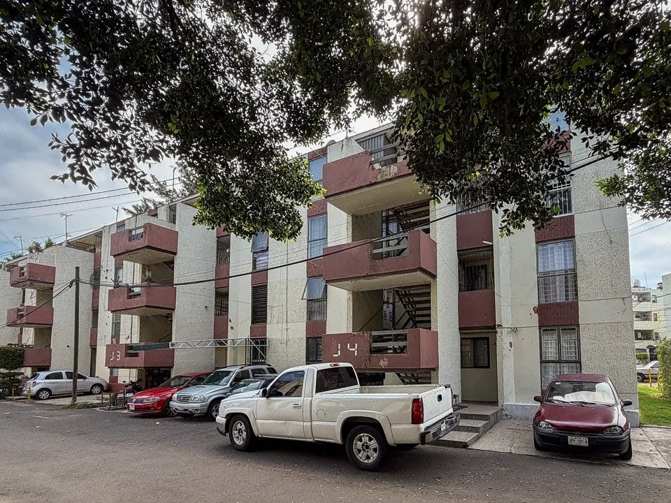 Departamento en San Rafael, Guadalajara: 2 recámaras y cajón, para remodelar