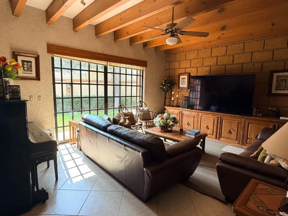 Foto 3 de Casa en venta en Paseo San Arturo Norte, Valle Real, Zapopan