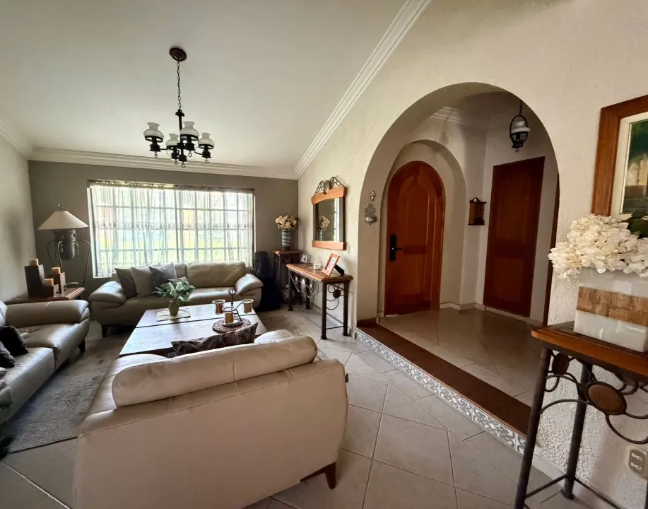 Foto 6 de Casa en venta en Paseo San Arturo Norte, Valle Real, Zapopan