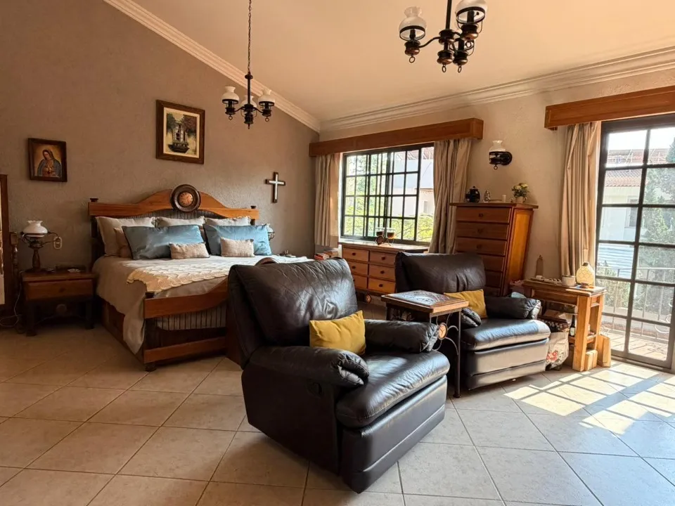 Foto 7 de Casa en venta en Paseo San Arturo Norte, Valle Real, Zapopan