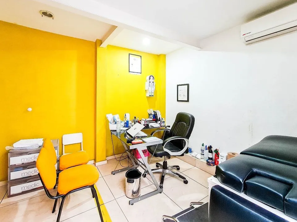Foto 5 de Casa de uso mixto en venta sobre avenida · Parques de Santa María, Tlaquepaque ·
