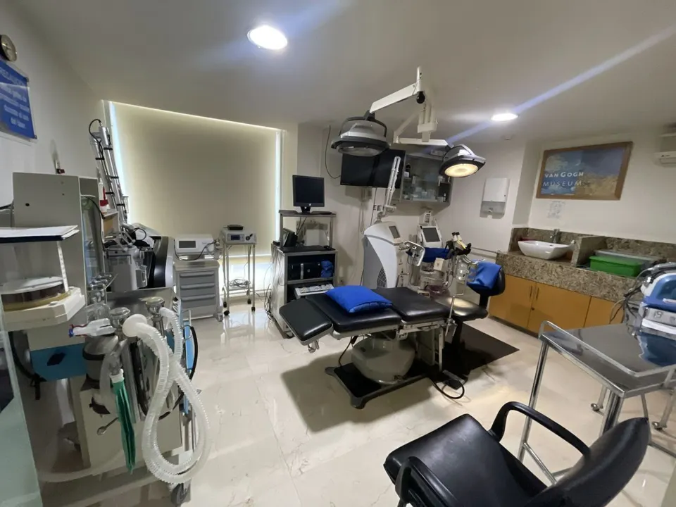 HOSPITAL EN VENTA EN COL LADRON DE GUEVARA