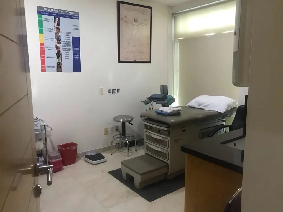 Foto 4 de HOSPITAL EN VENTA EN COL LADRON DE GUEVARA