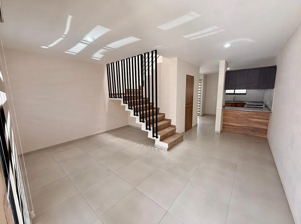 Foto 3 de Casa Nueva en Renta Zona ITESO | 3 Recámaras + Estar de TV