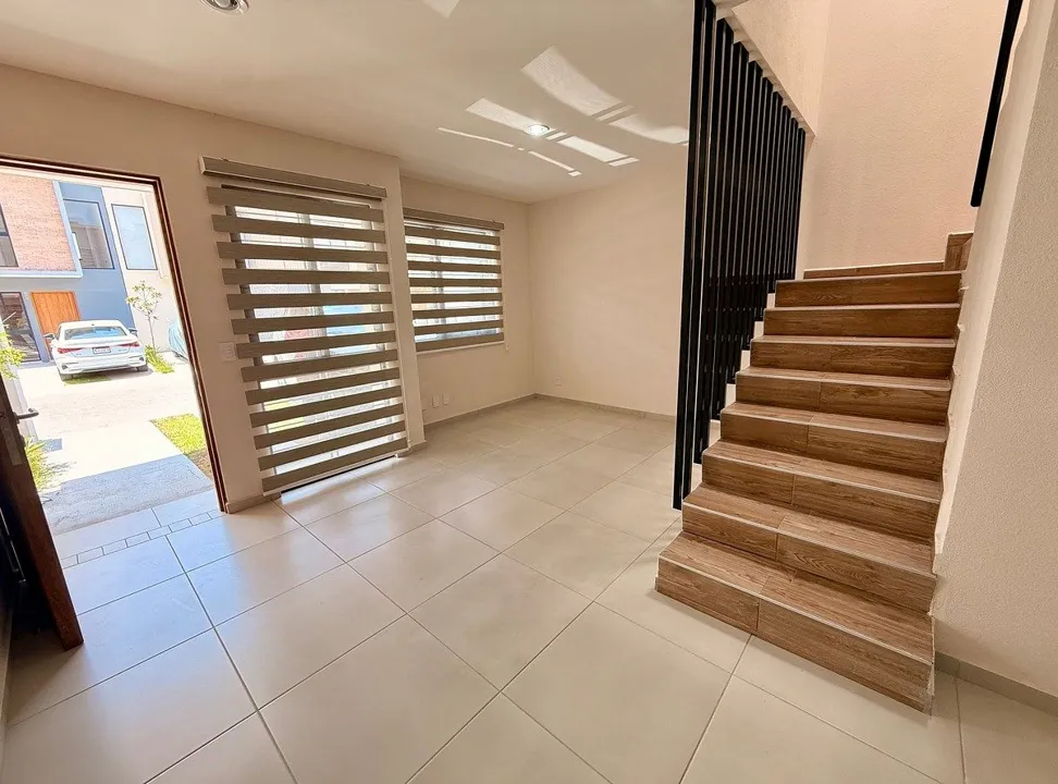 Foto 5 de Casa Nueva en Renta Zona ITESO | 3 Recámaras + Estar de TV