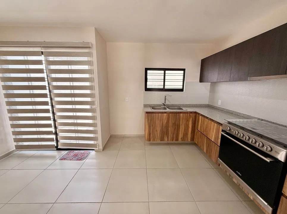 Foto 6 de Casa Nueva en Renta Zona ITESO | 3 Recámaras + Estar de TV