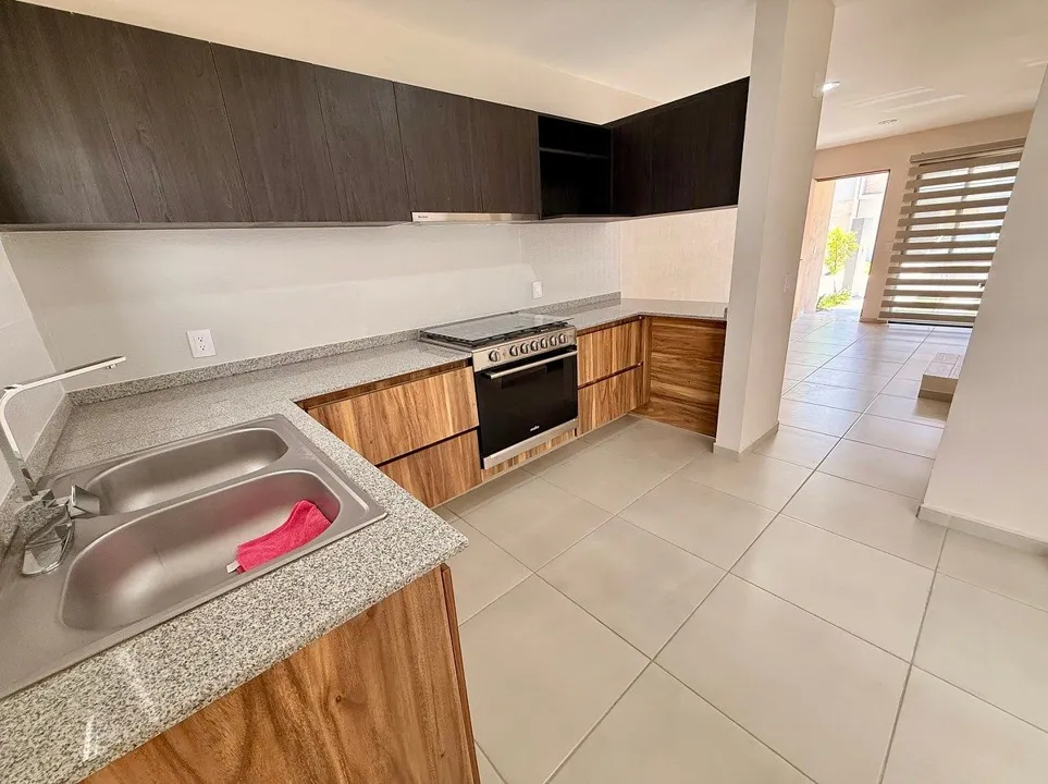 Foto 8 de Casa Nueva en Renta Zona ITESO | 3 Recámaras + Estar de TV