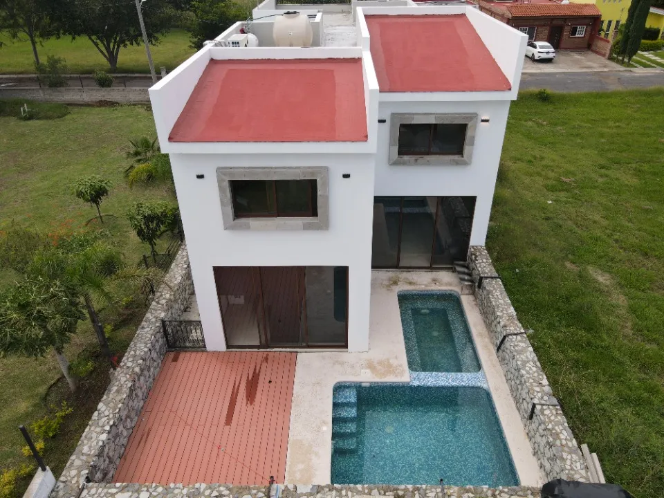 Casa en venta  5 habitaciones con Alberca, Fraccionamiento Tres Reyes, Tlajomulco de Zúñiga
