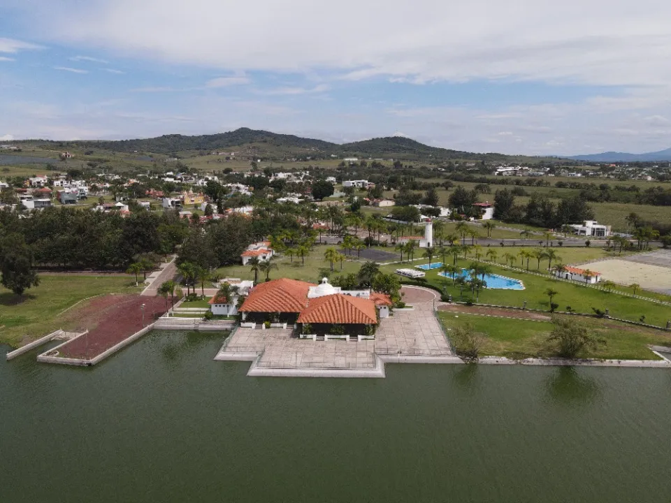 Foto 5 de Casa en venta  5 habitaciones con Alberca, Fraccionamiento Tres Reyes, Tlajomulco de Zúñiga