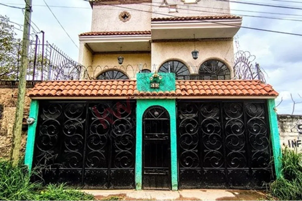 RESIDENCIA CON TERRAZA EN TONALÁ
