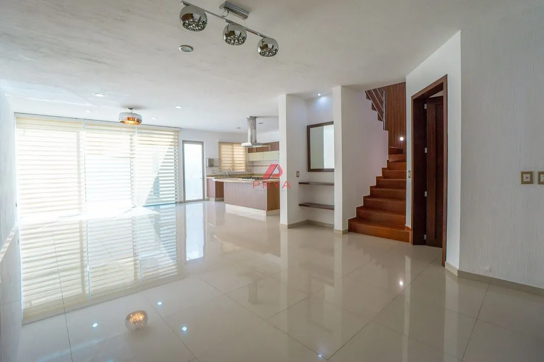 Foto 2 de Casa en venta en Del Pilar Residencial, Tlajomulco de Zúñiga,con 4 rec y Alberca