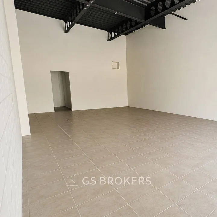 Foto 2 de Locales Comerciales 32,33 y 48 en venta Plaza Silver Center | Technology Park
