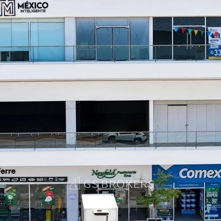 Foto 6 de Locales Comerciales 32,33 y 48 en venta Plaza Silver Center | Technology Park