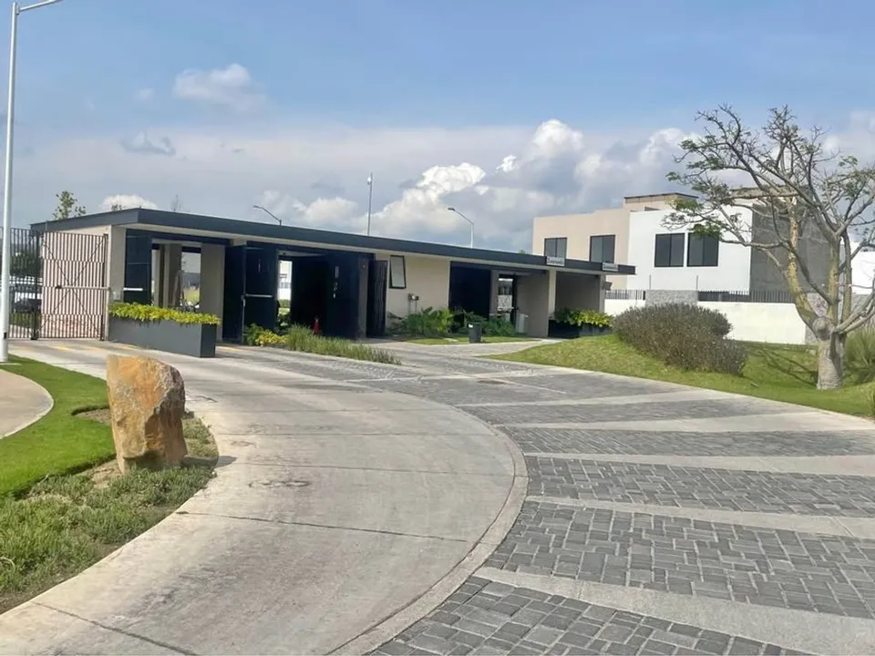 Foto 3 de Terreno en venta en Solares Residencial