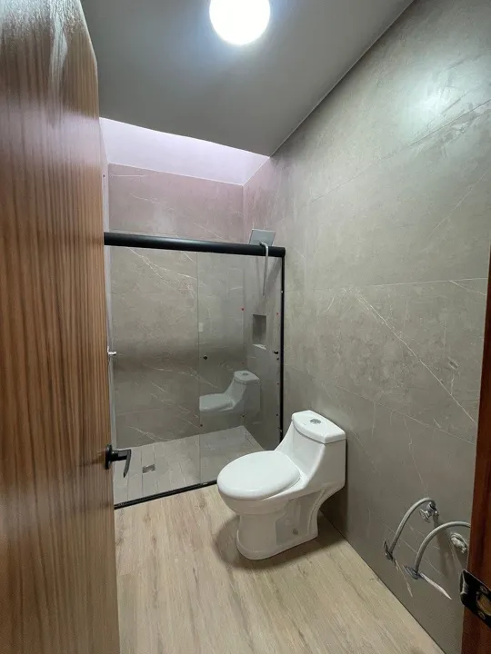 Foto 9 de CASA REMODELADA EN VENTA EN BUGAMBILIAS