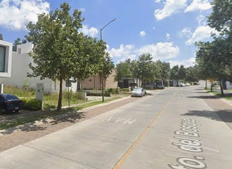 Foto 3 de TERRENO SOBRE AVENIDA EN BOSQUES VALLARTA, ZAPOPAN, JALISCO.
