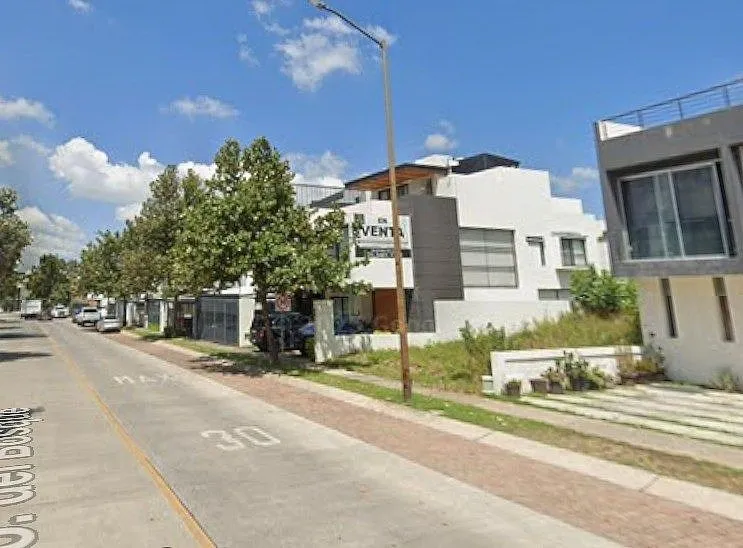 Foto 6 de TERRENO SOBRE AVENIDA EN BOSQUES VALLARTA, ZAPOPAN, JALISCO.