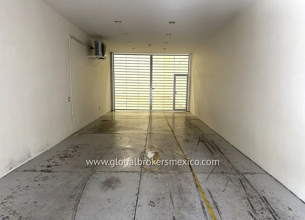 Foto 9 de Almacén con Oficinas y Local Comercial sobre Av. Mexico, Col. Ladrón de Guevara