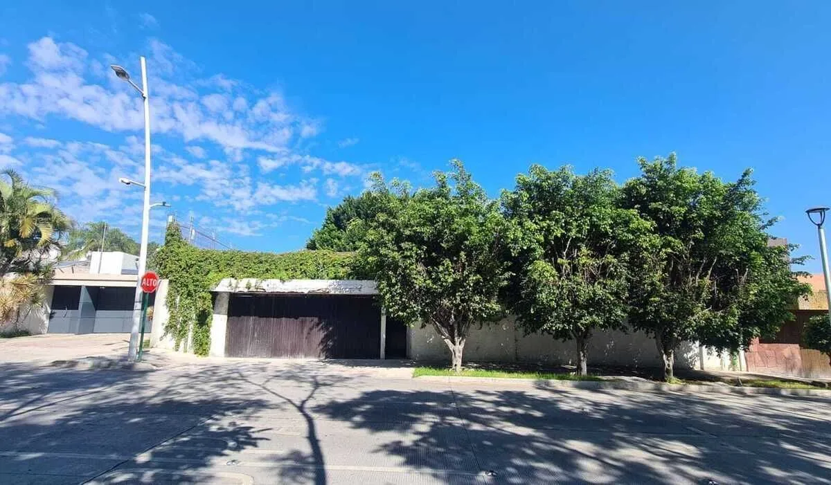 Casa en Venta sobre Pablo Neruda a Precio de Terreno