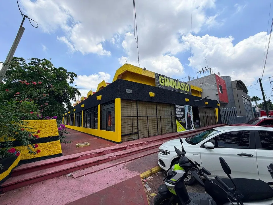 Foto 2 de EN VENTA! TERRENO COMERCIAL EN CALZ. LÁZARO CÁRDENAS