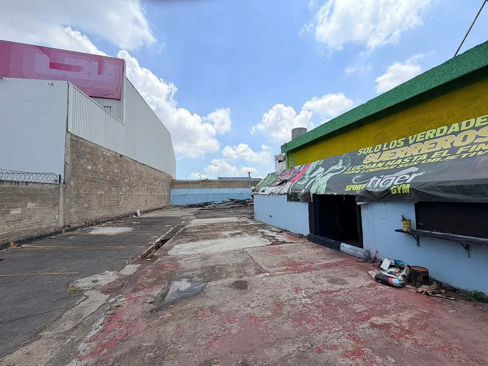 Foto 4 de EN VENTA! TERRENO COMERCIAL EN CALZ. LÁZARO CÁRDENAS
