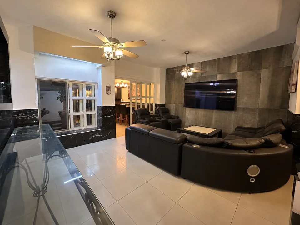 Foto 2 de Casa en Venta en Lomas de Oblatos, Guadalajara